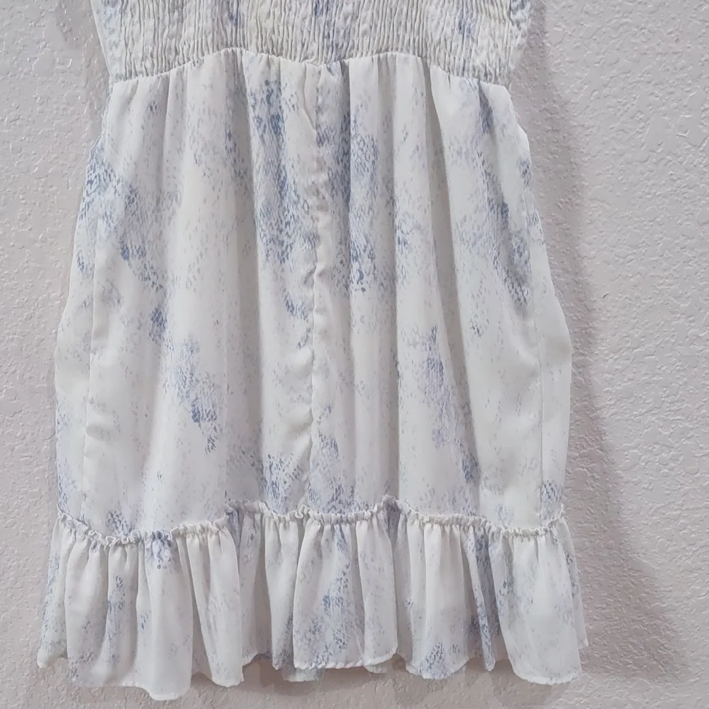 Sim & SamWhite and Blue Sleeveless Dress - Picture 8 of 17